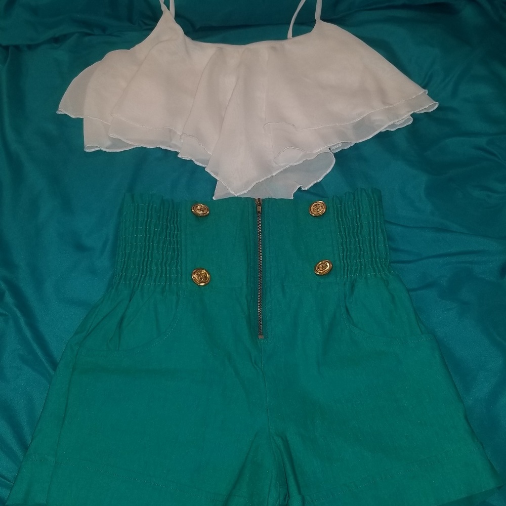 Short set - Picture 1 of 3